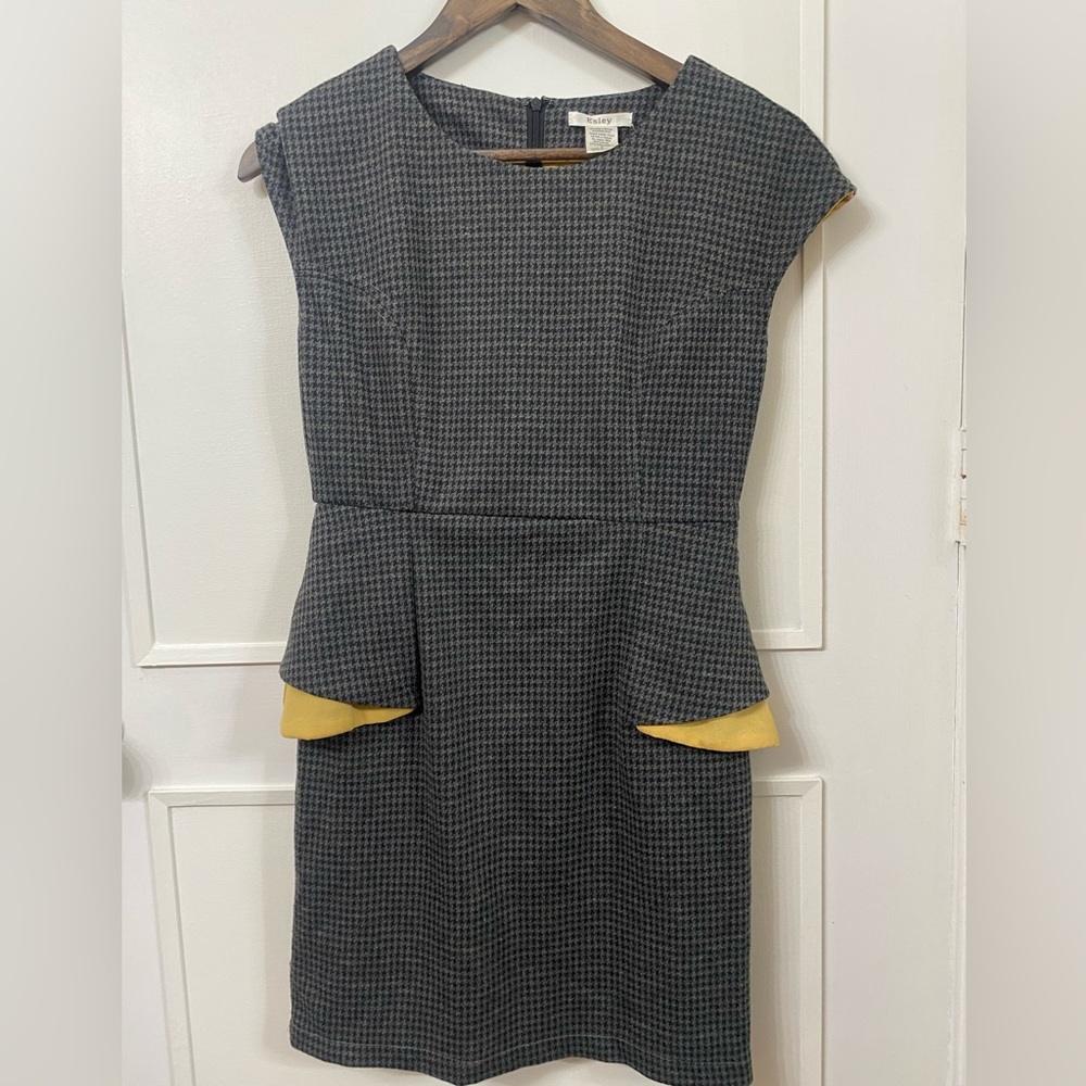 Esley Houndstooth Midi Dress